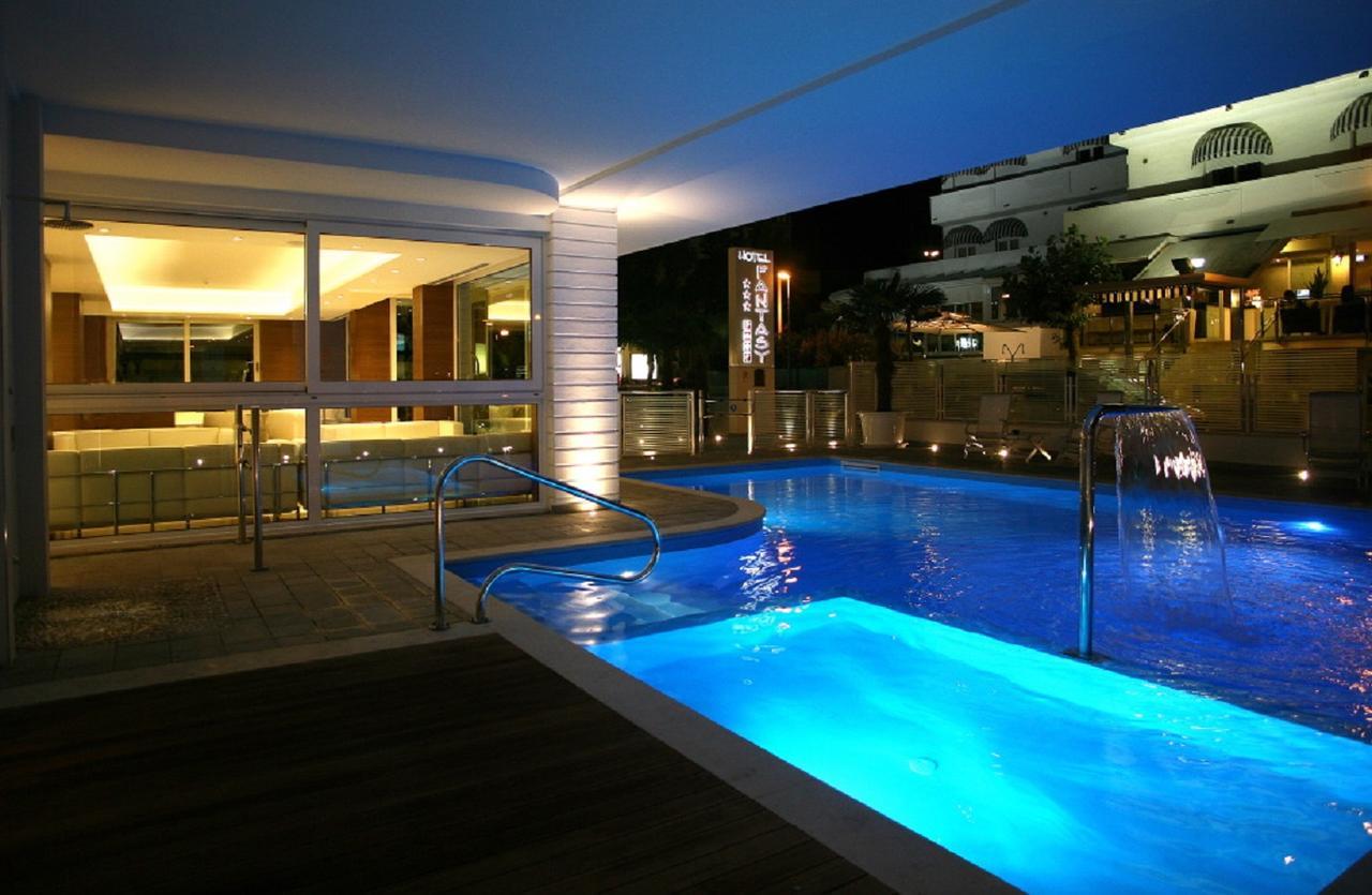 Hotel Fantasy Riccione Esterno foto