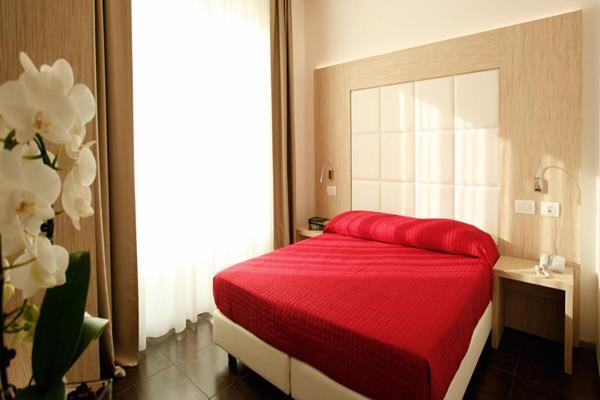 Hotel Fantasy Riccione Esterno foto