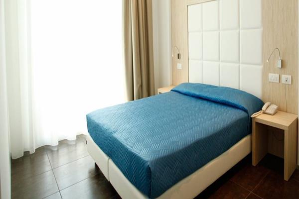 Hotel Fantasy Riccione Esterno foto